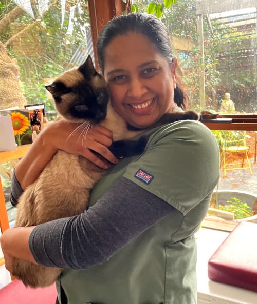 Dr. Kamani at East West Vets Glen Waverley